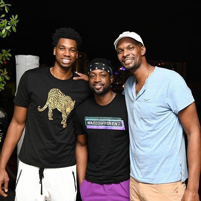 金州勇士巴特勒砍下24分10助攻，鹈鹕锡安25分，双方激烈对决。（勇士巴特勒24分10助攻，鹈鹕锡安25分，激战正酣）