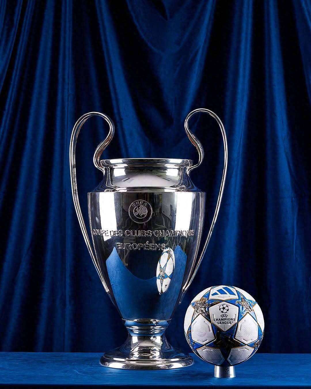 每体：巴萨有意左后卫索萨，想用桑托斯欠的290万欧锁定交易（每体：巴萨看中左后卫索萨，计划以桑托斯所欠290万欧作为筹码敲定转会）