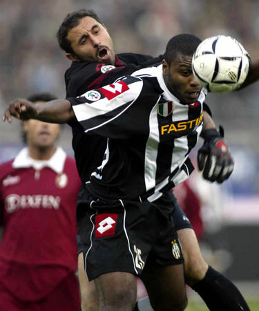 广东又杀出一个威姆斯！飙中6三分+全场29分，朱芳雨乐了赛后猛夸（广东再现“威姆斯式”爆发！6记三分砍下29分，朱芳雨赛后连连称赞）