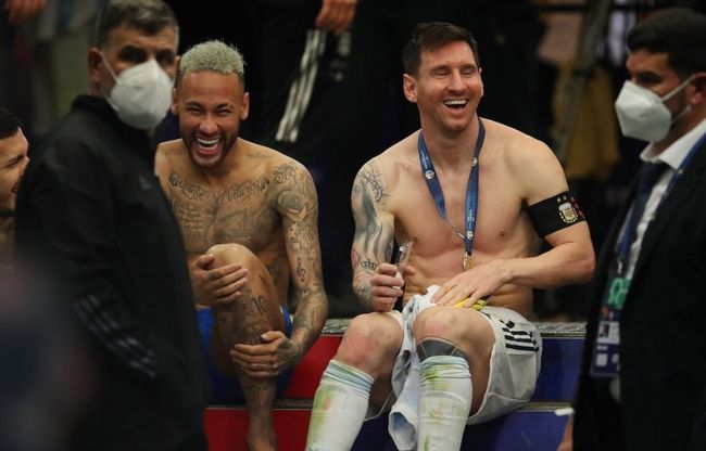 郑钦文狂揽1900万代言，伤病反弹能否满血冲2026？（郑钦文拿下1900万代言，伤病起伏后还能满血冲击2026吗？）