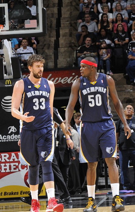 这一球让全队士气爆棚（这一球瞬间点燃全队斗志）