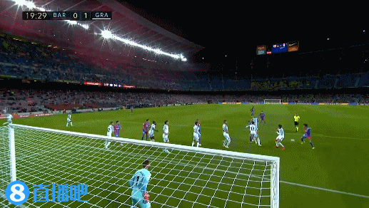 图片报：法兰克福队医私下为对手球员治疗，已被俱乐部开除