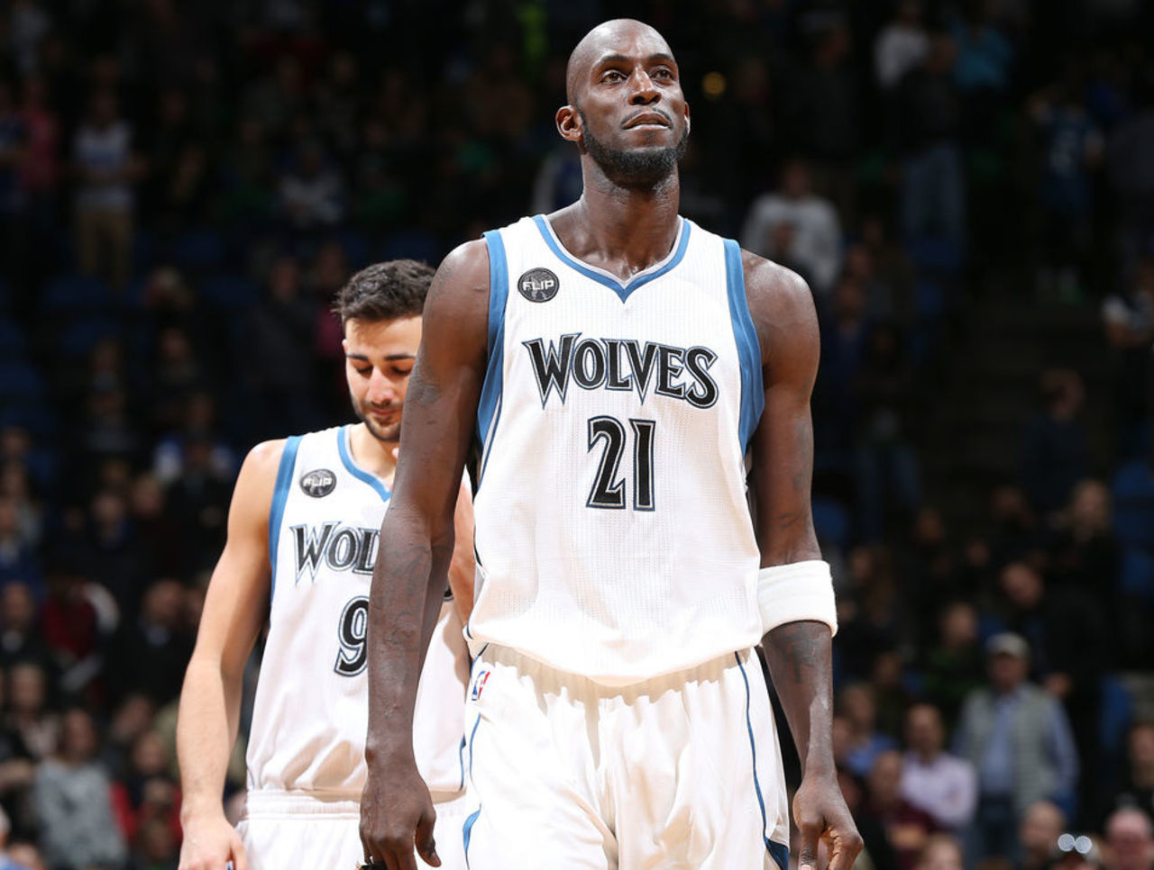 队报：巴黎有意埃里克-加西亚，可能在冬窗行动（队报：巴黎看中埃里克-加西亚，冬窗或将出手）