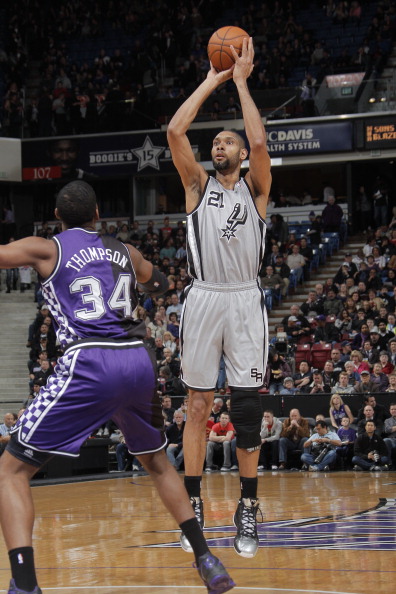 早报：千军万马过独木桥（早报：万人争渡独木桥）