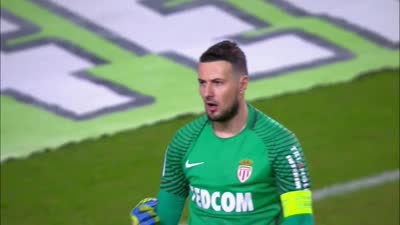 凤凰官方：福克斯韦尔和刘易斯缺席今日对阵跳伞蚁（凤凰队官方通报：福克斯韦尔、刘易斯将缺席今日对阵跳伞蚁）