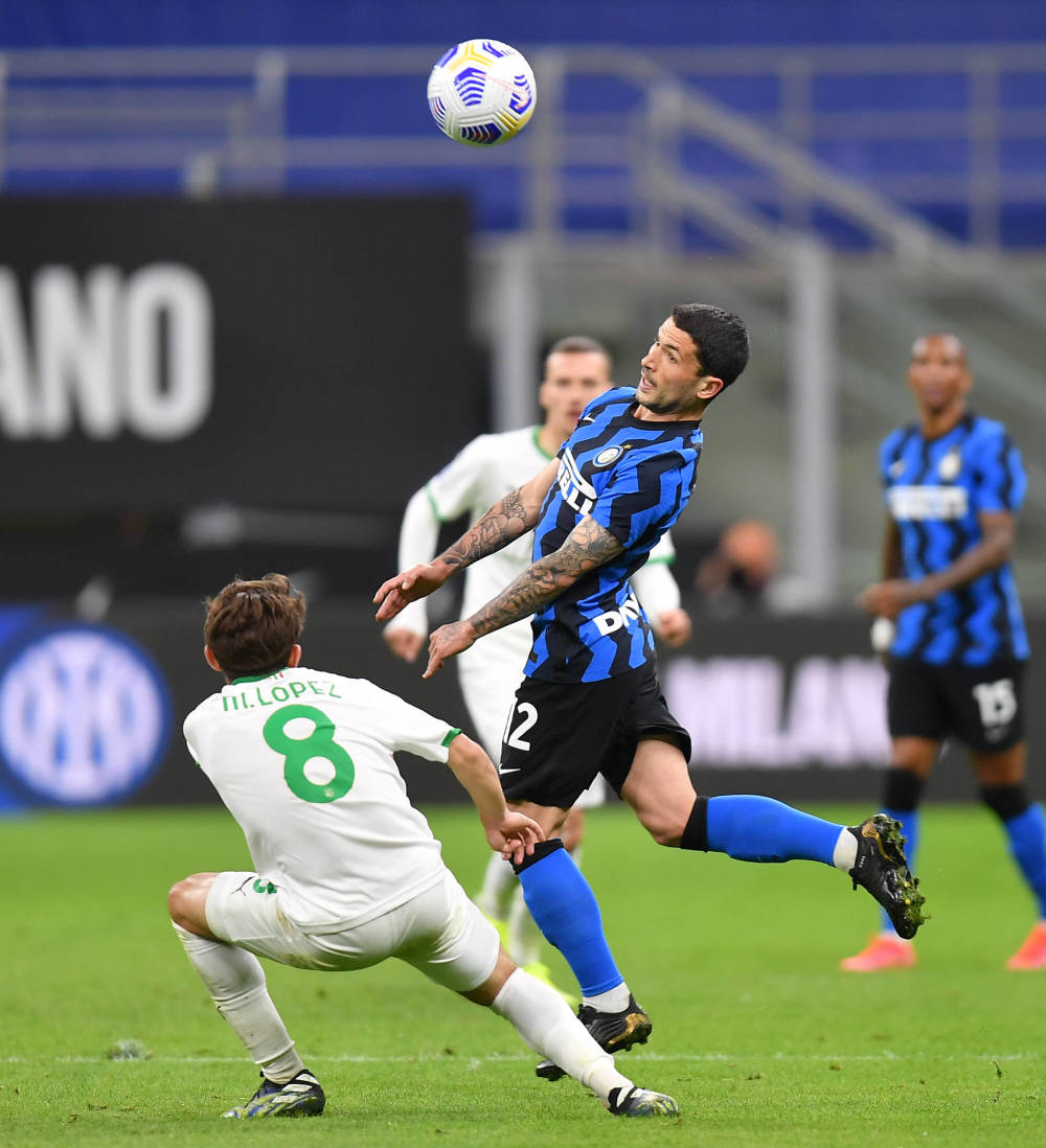 里弗斯：字母哥正在接受核磁共振检查，不认为他是跟腱受伤（里弗斯：字母哥正做核磁共振，暂不认为是跟腱伤）