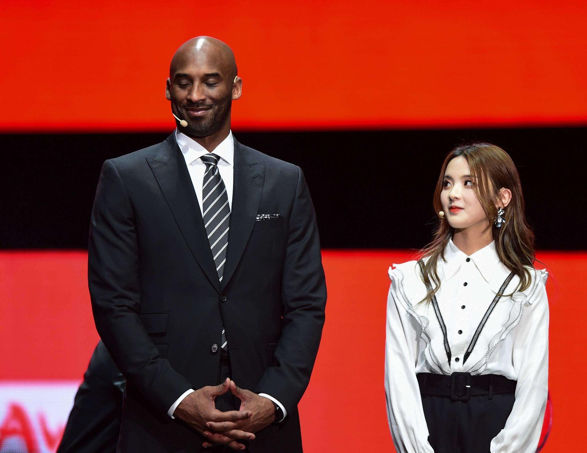 职业生涯第六次获奖，奥布拉克领取萨莫拉奖（奥布拉克生涯第六度荣膺萨莫拉奖）