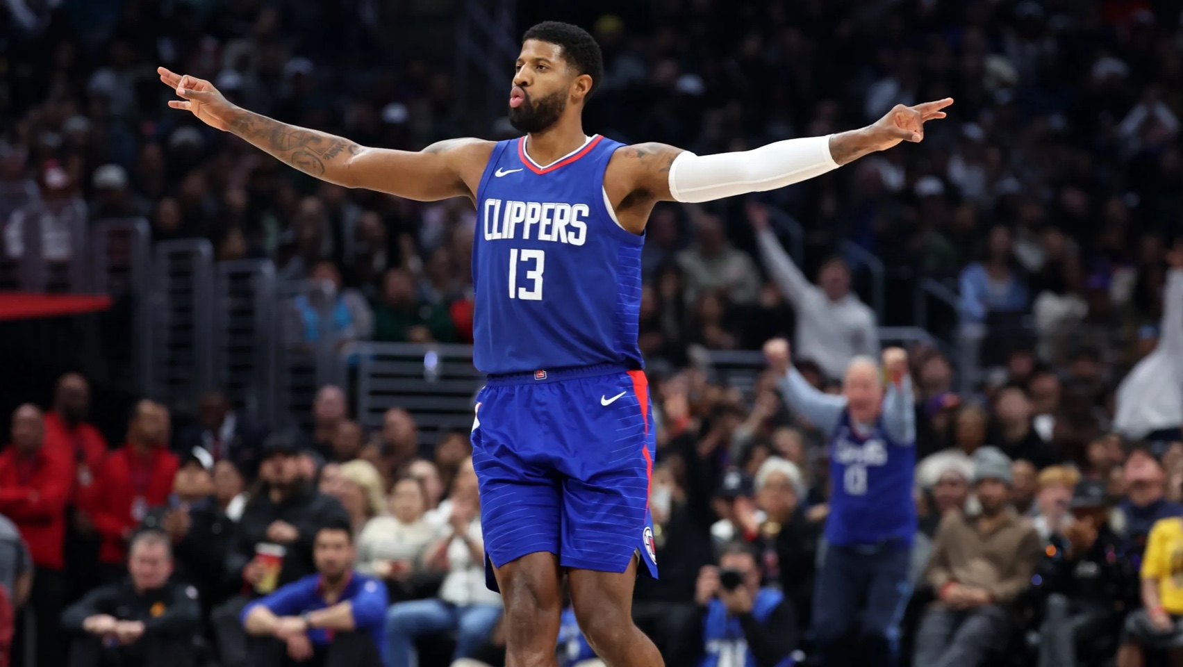 列维谈解雇澳波：热刺必须在所有战线赢球，英超成绩说明一切（列维谈炒澳波：热刺各线都要赢，英超战绩就是答案）